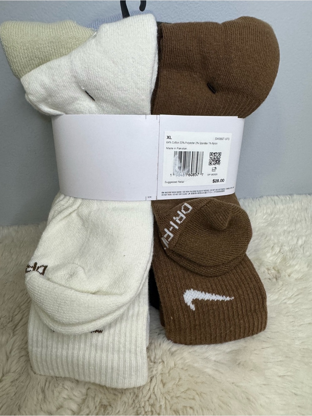 Nike Everyday Plus Men's Crew Socks - assorted colors (6-Pack) - Picture 3 of 4